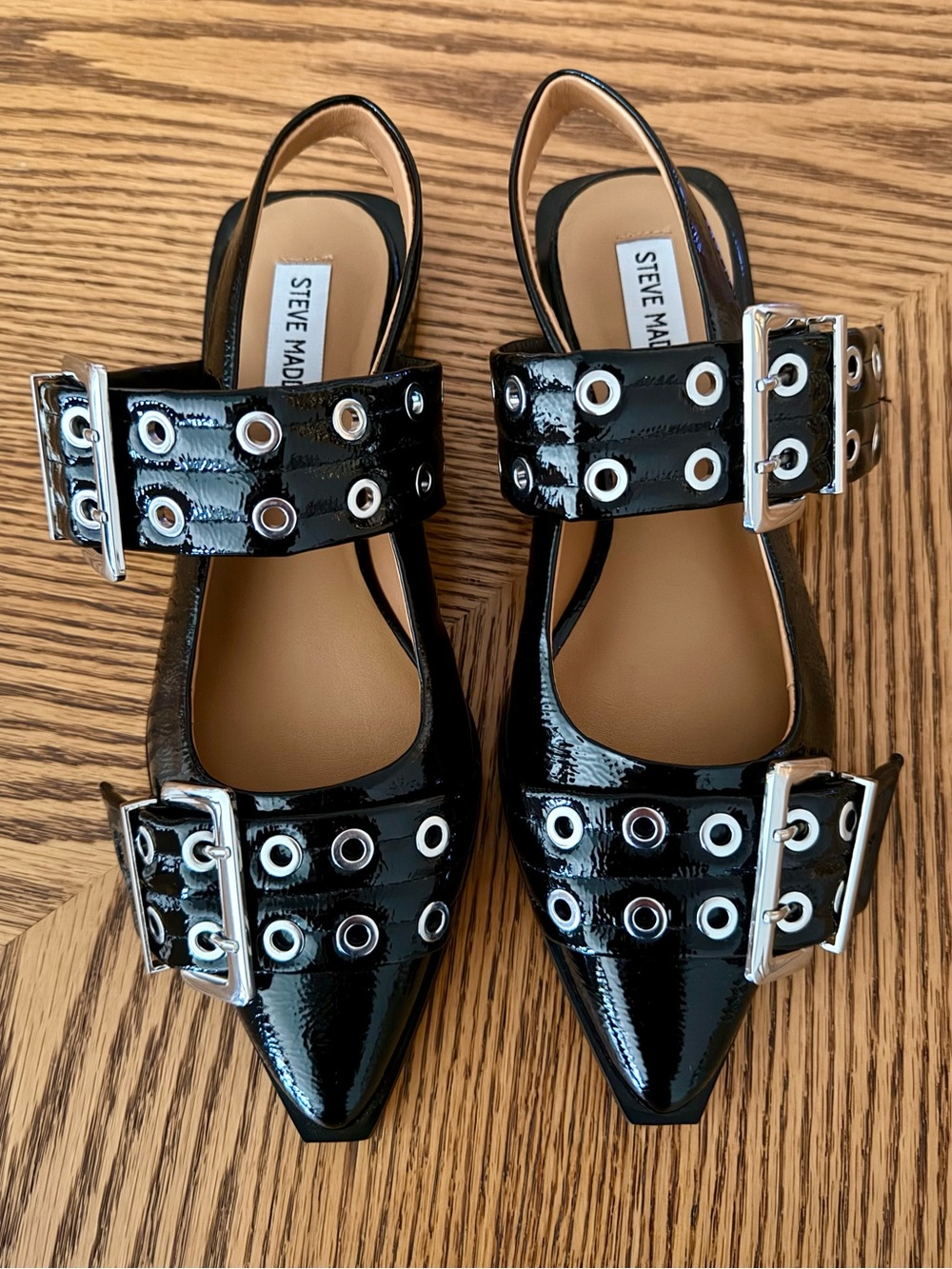 NEW STEVE MADDEN Graya Flat - Black Patent